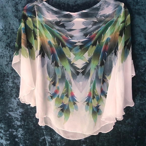 Body Central Feather Flowy Top Size Medium - Picture 4 of 4